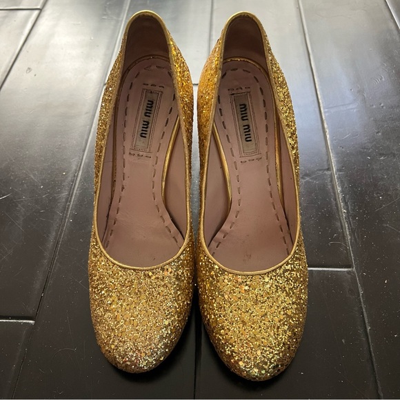 Miu Miu Vintage Fall 2011 Gold Glitter Curve Heeled Pumps - Picture 9 of 12